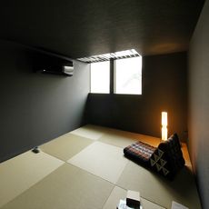 所沢の家：ロフトシリーズ：中二階空間：天井Ｈ1400?：半畳市松敷