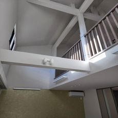 京都の家：リビング＋屋根の2層吹き抜け空間・nikeデザイン
